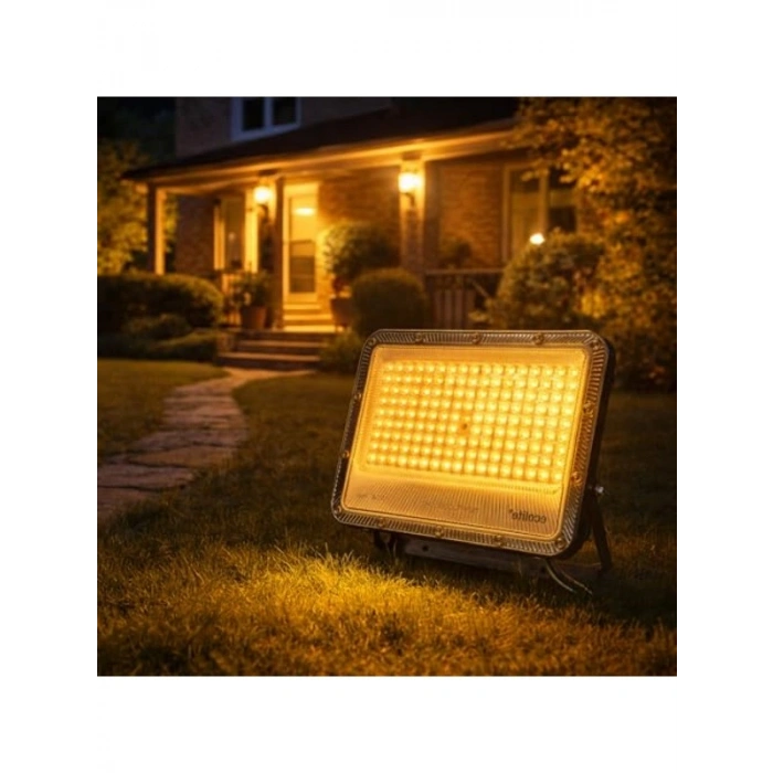 100W LED Projektör, 8000 Lümen ve IP66 Su Geçirmez Özellikte