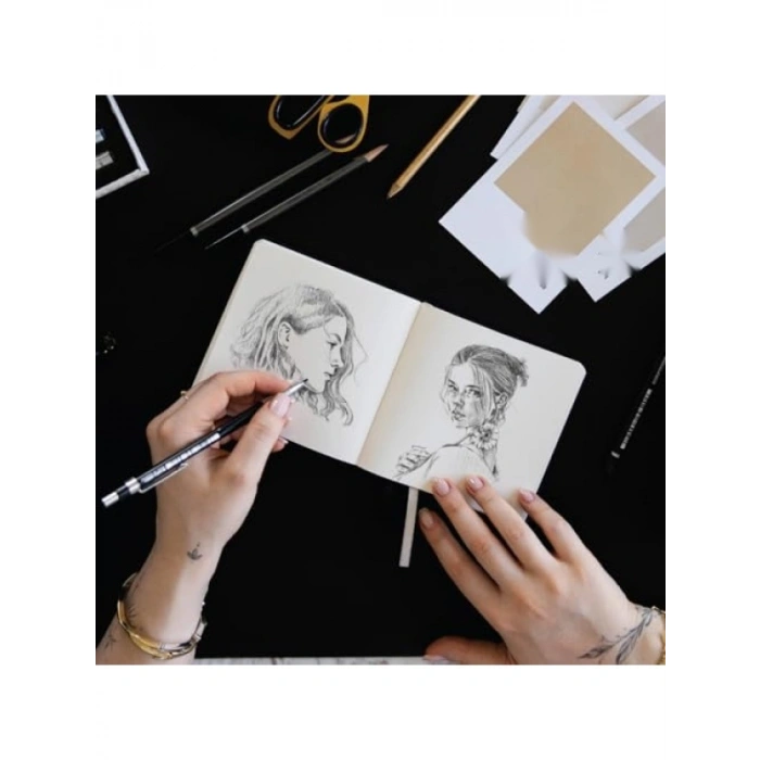 12x12 cm Sert Kapak Eskiz Defteri - 80 Yaprak - Siyah