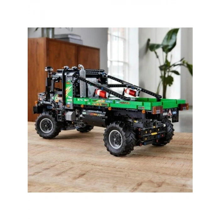 4x4 Kamyon Model Seti, 2110 Parça ile Eğlenceli Yapım