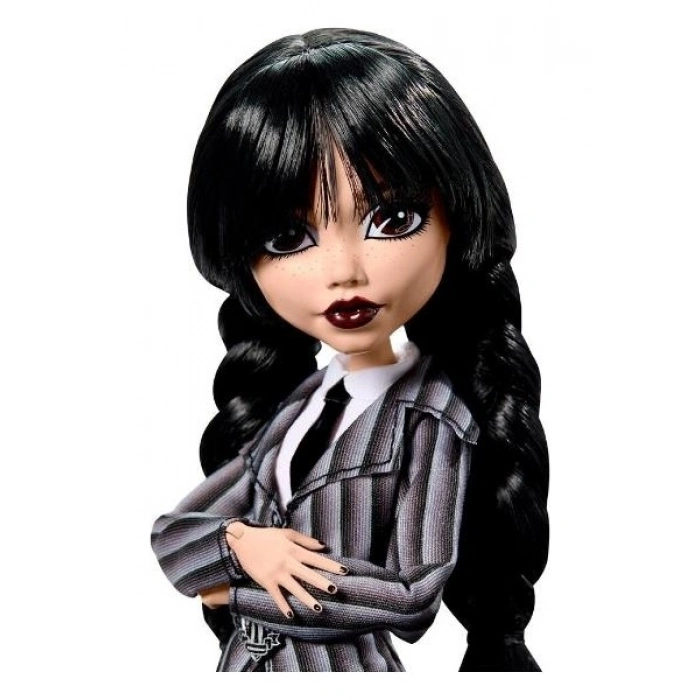 MONSTER HIGH®️Nevermore Akademisi üniforması giyen Wednesday Addams ve el figürü Thing HXJ04