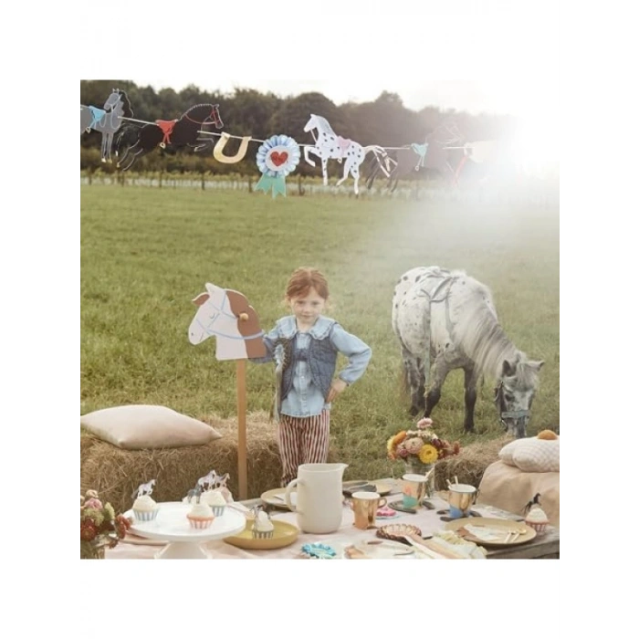 8 Adet Şampiyon Bardak Seti - Eğlenceli ve Dayanıklı