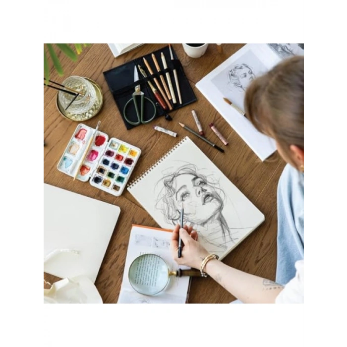 A4 Boyutunda Siyah Kraft Kapak Eskiz Defteri - 60 Yaprak Perforajlı