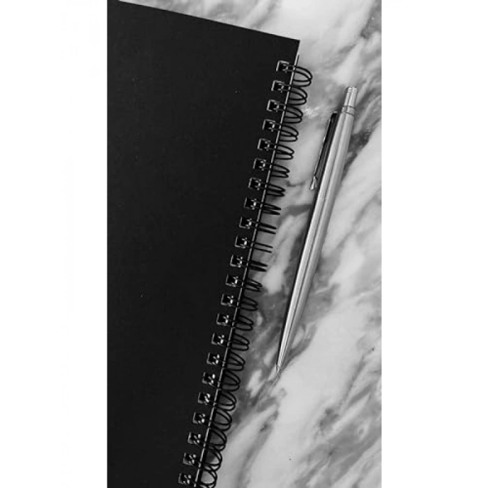 A5 Boyutunda 100 Yapraklı Spiralli Defter, Siyah Kapak
