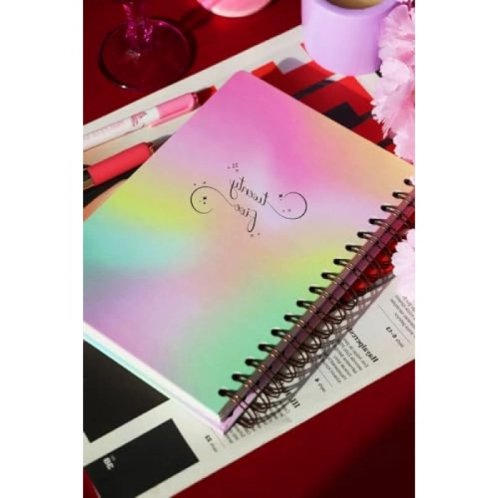 A5 Boyutunda Spiralli Sert Kapak Günlük Ajanda, 2025