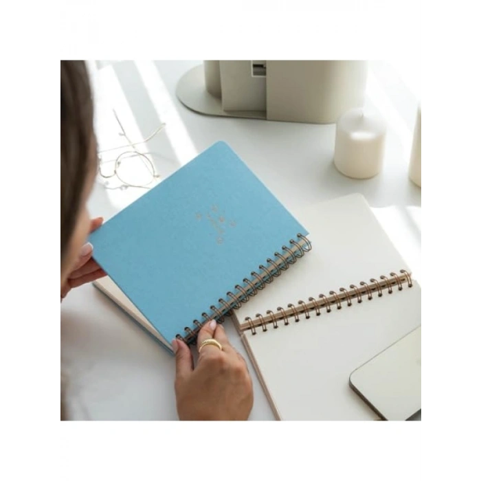 A5 Spiralli Sert Kapak Keten Kareli Defter, Mavi