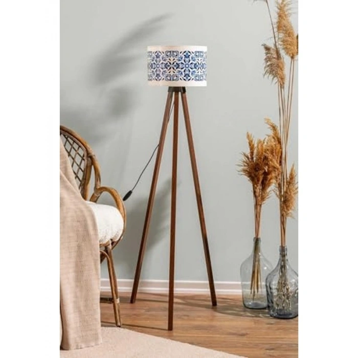 Ahşap Üç Ayaklı Siyah Lambader, Modern Tasarım ve Enerji Sınıfı A