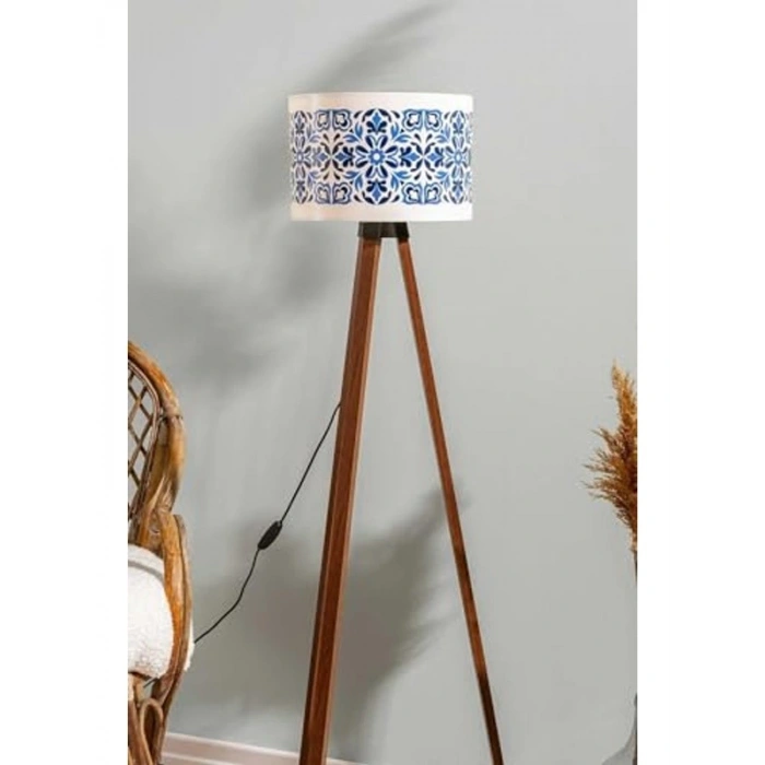 Ahşap Üç Ayaklı Siyah Lambader, Modern Tasarım ve Enerji Sınıfı A