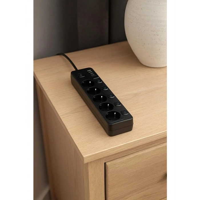 Anahtarlı Uzatma Kablosu, 5 Priz + 4 USB ile Enerji Tasarruflu