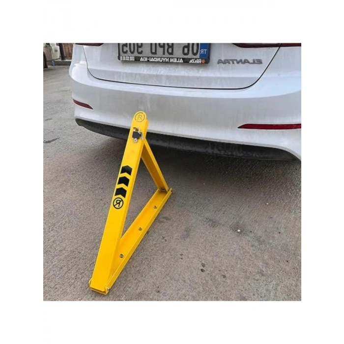 Asma Kilitli Üçgen Otopark Bariyeri, 3mm Kalınlıkta Dayanıklı