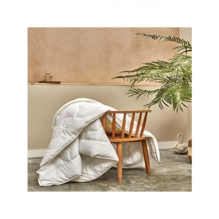 Çift Kişilik Beyaz Yorgan, Jakarlı Tasarım