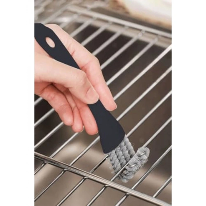 Çok amaçlı temizleme fırçası, ocak ve lavabo temizliği için kullanışlı.