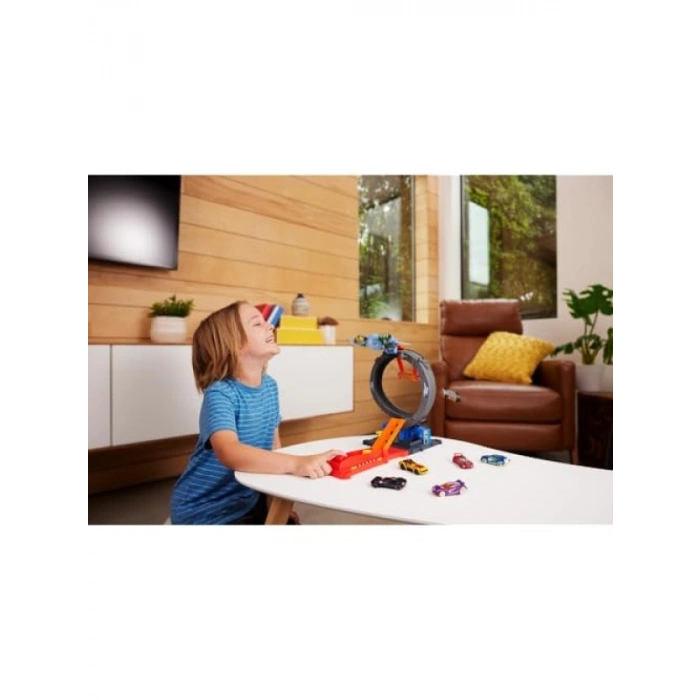 Dinamik Lastik Döngü Saldırı Oyun Seti ve 1:64 Ölçekli Araba