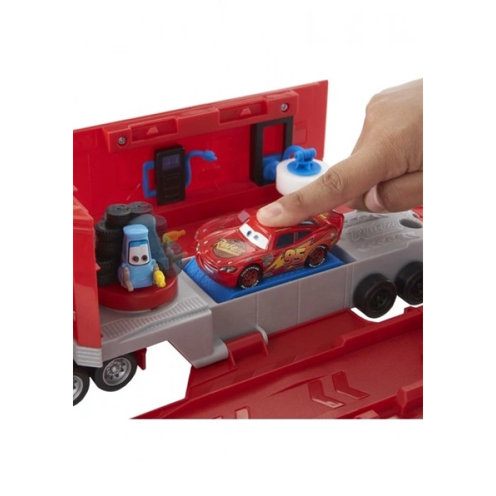 Disney Pixar Cars Dönüştürülebilir Mack Oyun Seti HDC75
