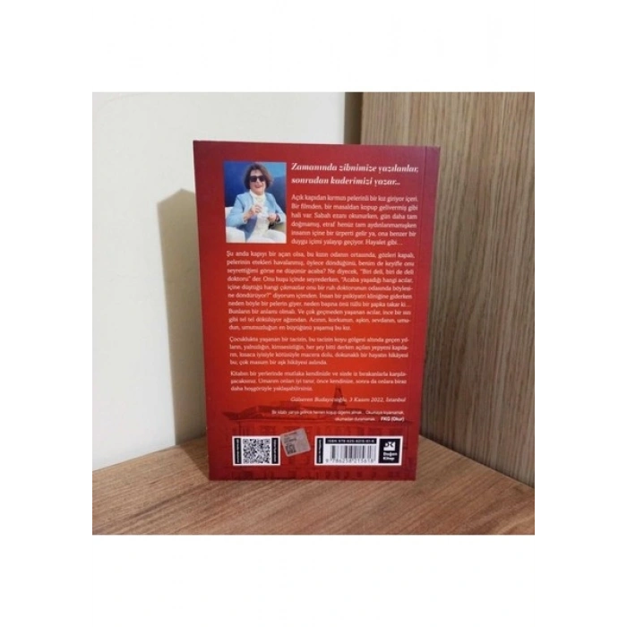 Doğan Kitap Kırmızı Pelerin - Gülseren Budayıcıoğlu Ciltsiz Roman 424 Sayfa