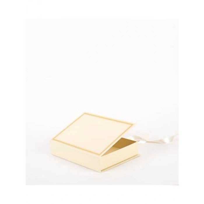 Doğum Günü ve Özel Günler İçin Lüks Karton Hediye Kutusu