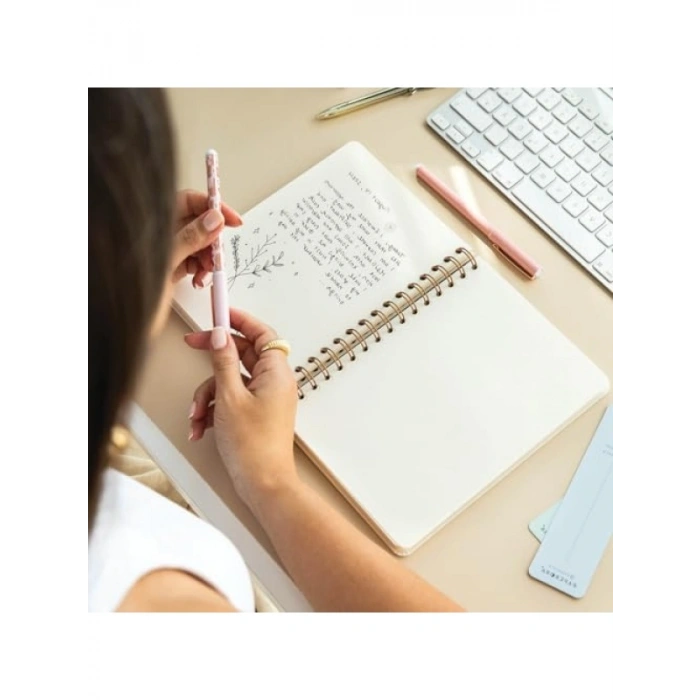 Düz Çizgisiz Tarihsiz Not Defteri - A5 Boy, Sert Kapak