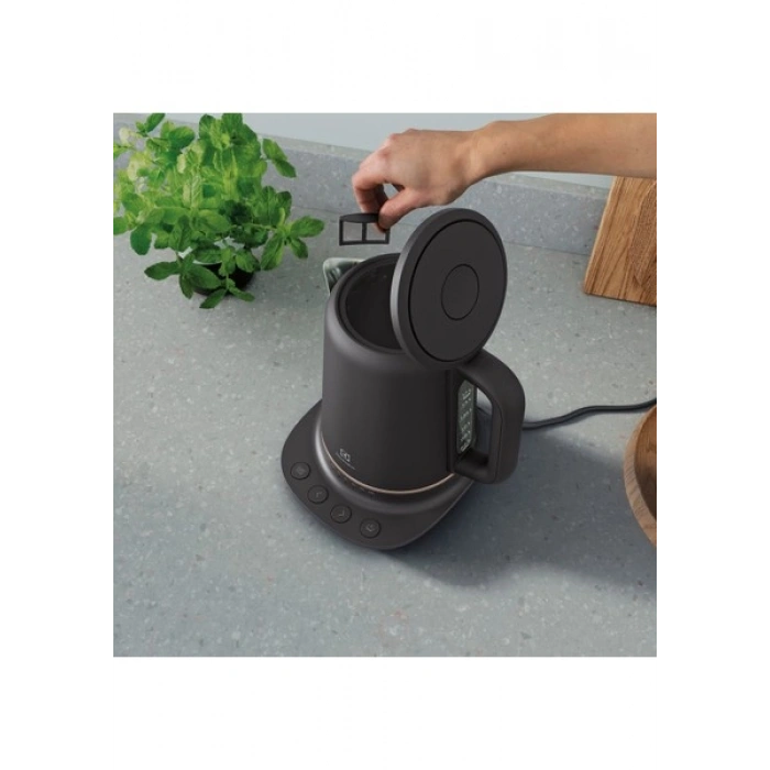 Electrolux Explore 7 E7K1-6BP Su Isıtıcı 1,7 lt Gizli Rezistanslı Siyah Plastik Tasarım