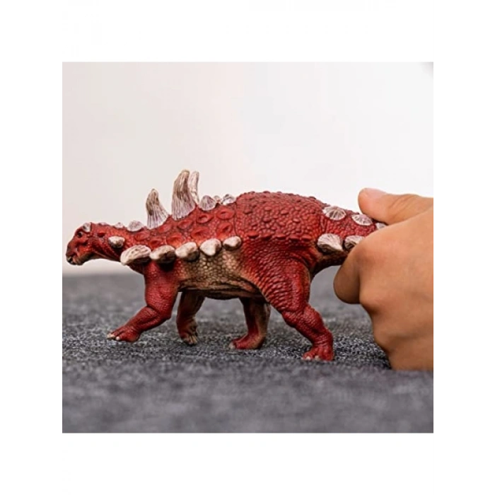 Gerçekçi Elde Boyanmış Dinozor Figürü