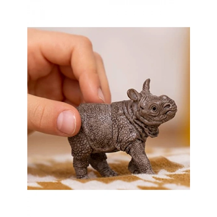 Gerçekçi Hint Gergedanı Yavrusu Oyuncak Figürü