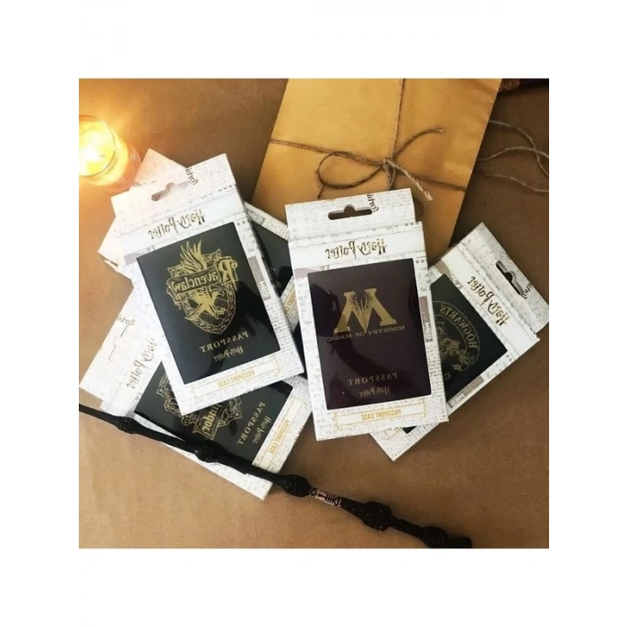 Harry Potter Wizarding World Pasaport Kılıfı Gryffindor