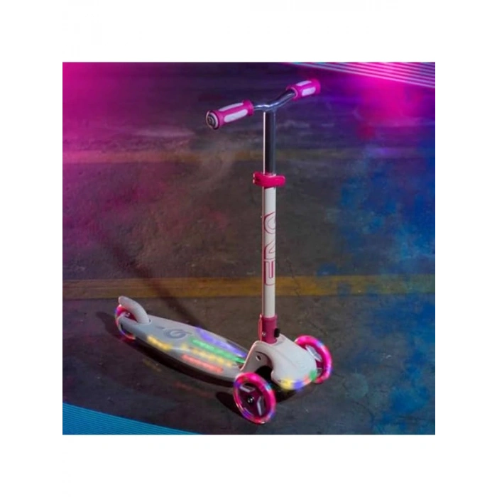 Işıklı 3 Tekerlekli Katlanabilir Scooter, Renkli ve Eğlenceli Tasarım