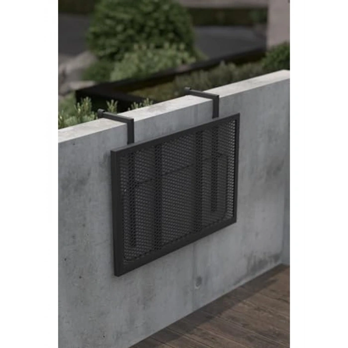 Katlanır Balkon Masası, Pratik Kullanım için Askılı Tasarım ile Üretildi
