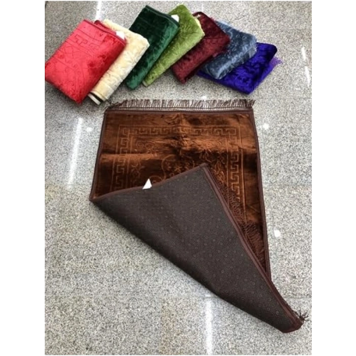 Koyu Kahve Peluş Seccade