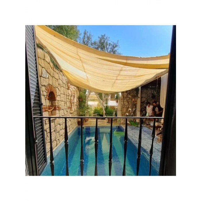 Krem Renk Gölgelik File, %95 Gölgeleme Özelliği, 1 m x 1 m