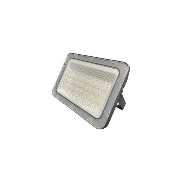 Led Projektör, 50 Watt Güç ve 4200 Lümen Aydınlatma ile Dış Mekan Kullanımı İçin