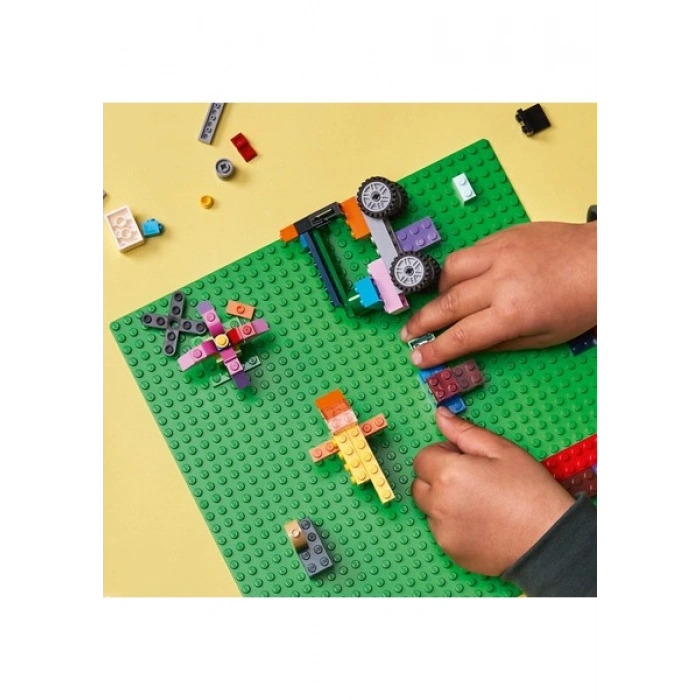 LEGO® Classic Yeşil Zemin 11023 - 4 Yaş ve Üzeri Severler için Açık Uçlu Yaratıcı Yapım Seti (1 Parça)