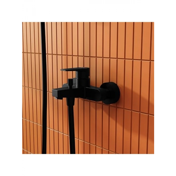 Mat Siyah Banyo Bataryası, El Duşu Çıkışı ile