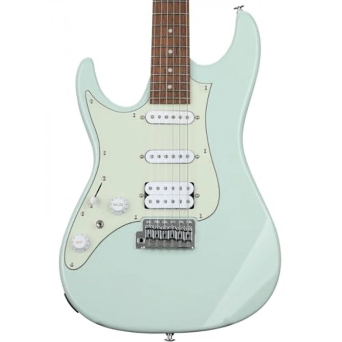 Mint yeşili parlak yüzeyli elektro gitar