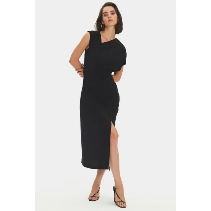 NG Style Yırtmaç Detaylı Elbise