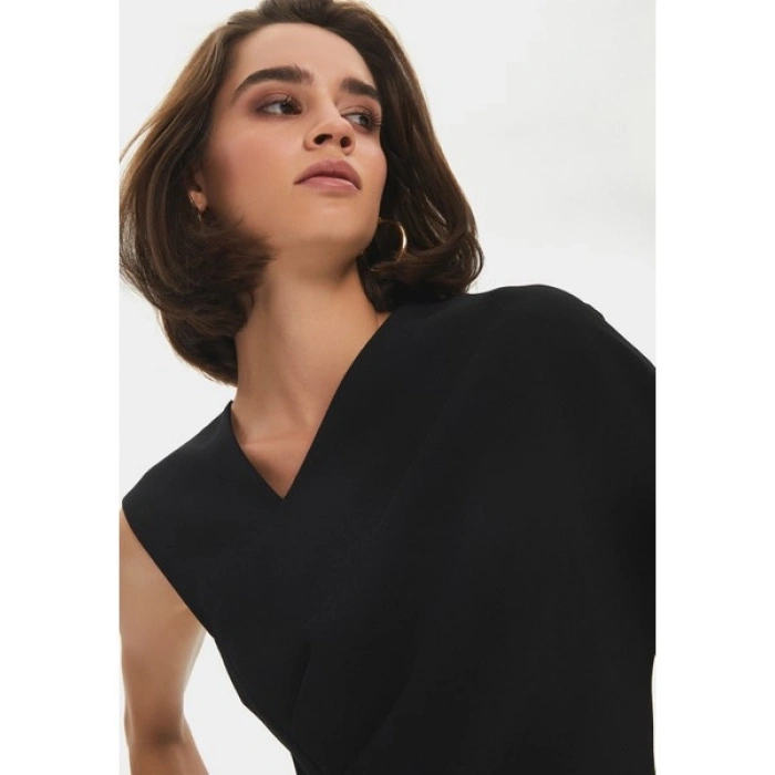 NG Style Yırtmaç Detaylı Elbise