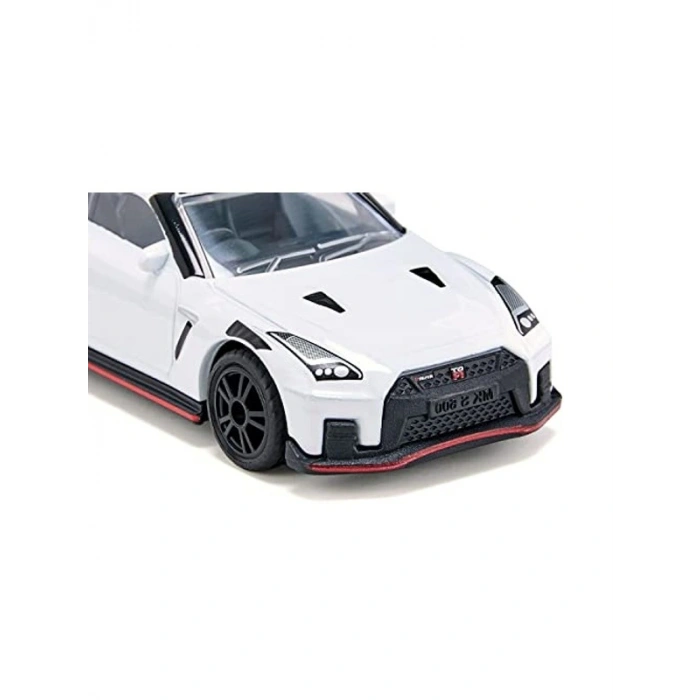Nissan GT-R Nismo Model Araba - Eğlenceli Oyun