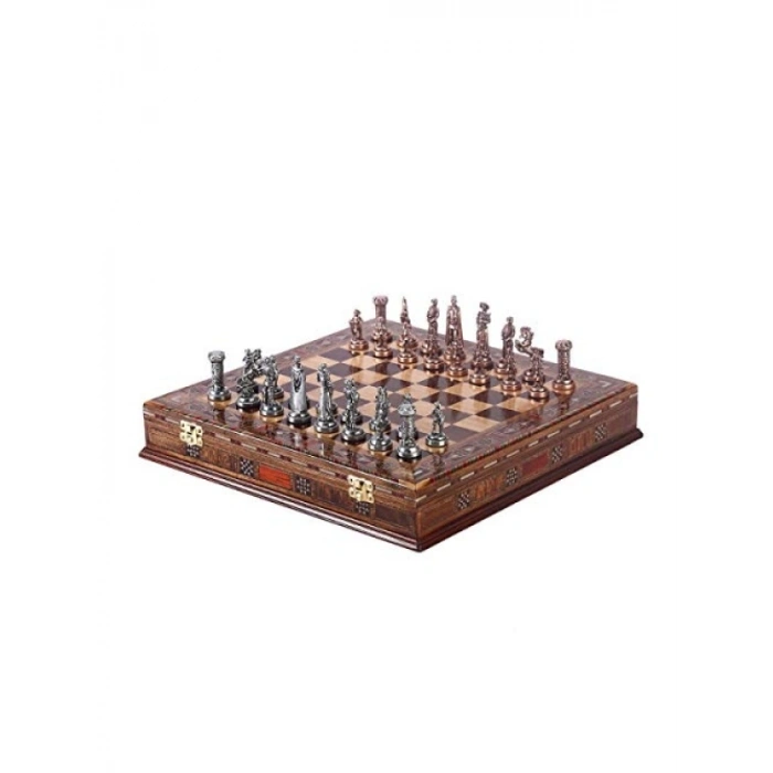 Orta Boy Metal Satranç Takımı ve Ahşap Tahta