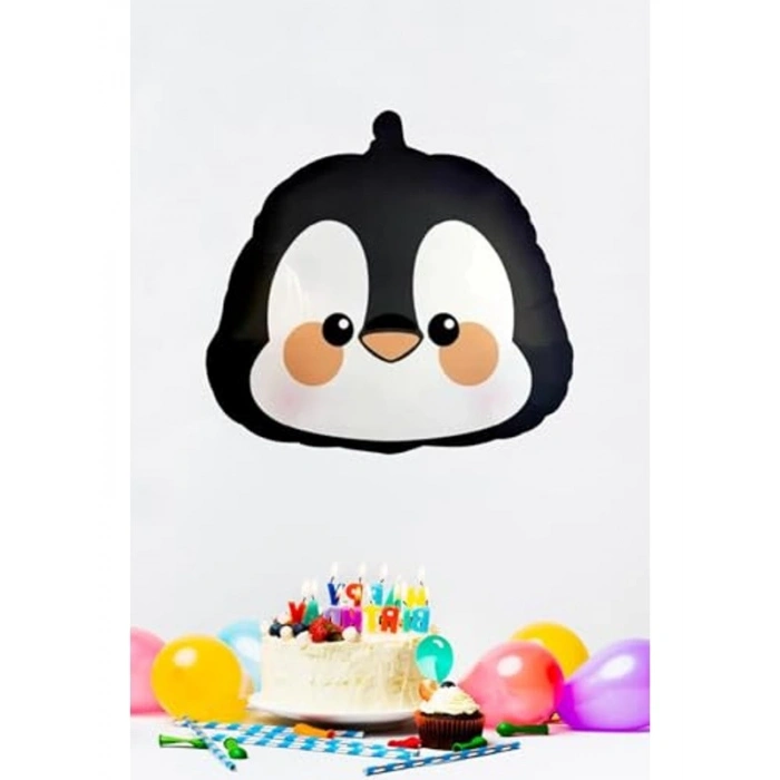Penguen Kafası Temalı Folyo Balon ile Doğum Günü Kutlaması