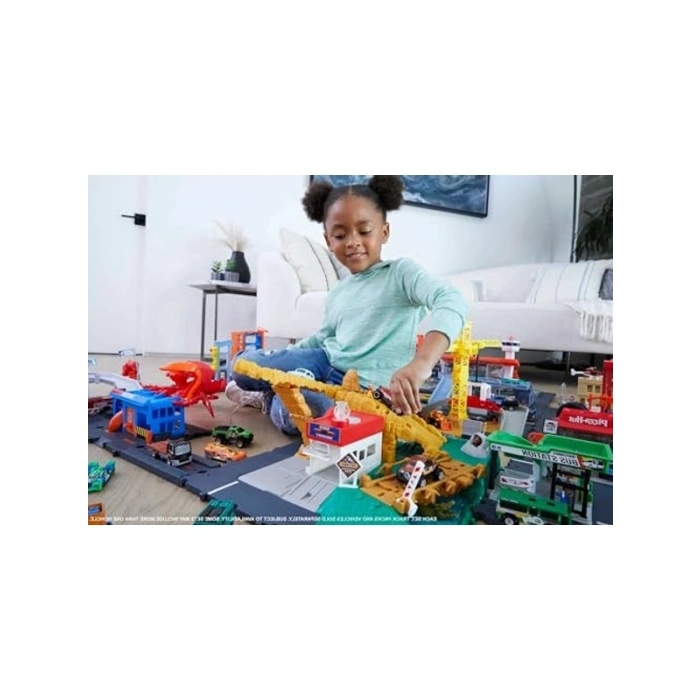 Şehir Otoparkı Temalı Hot Wheels Araçları Seti