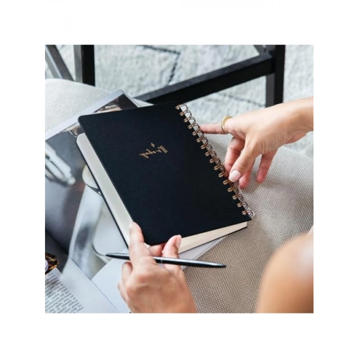 Sert Kapaklı Keten A5 Noktalı Not Defteri - Siyah