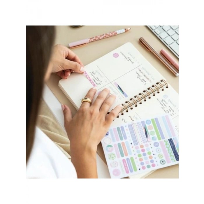 Sert Kapaklı Keten A5 Noktalı Not Defteri - Siyah