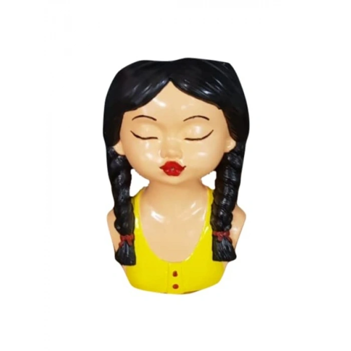 Siyah Saçlı Örgülü Kız Saksı