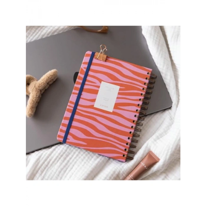 Spiralli Sert Kapaklı Kırmızı Noktalı Not Defteri