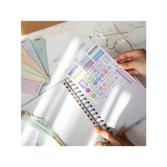 Spiralli Sert Kapaklı Kırmızı Noktalı Not Defteri