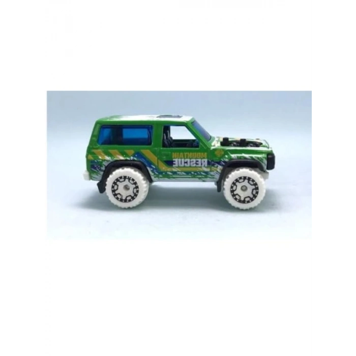 Tekli 1:64 Ölçekli Nissan Patrol Custom Model Araba