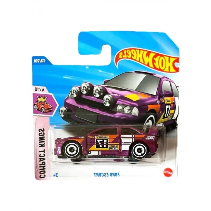 Tekli Hot Wheels Arabası, Ford Escort Modeli ile Eğlence