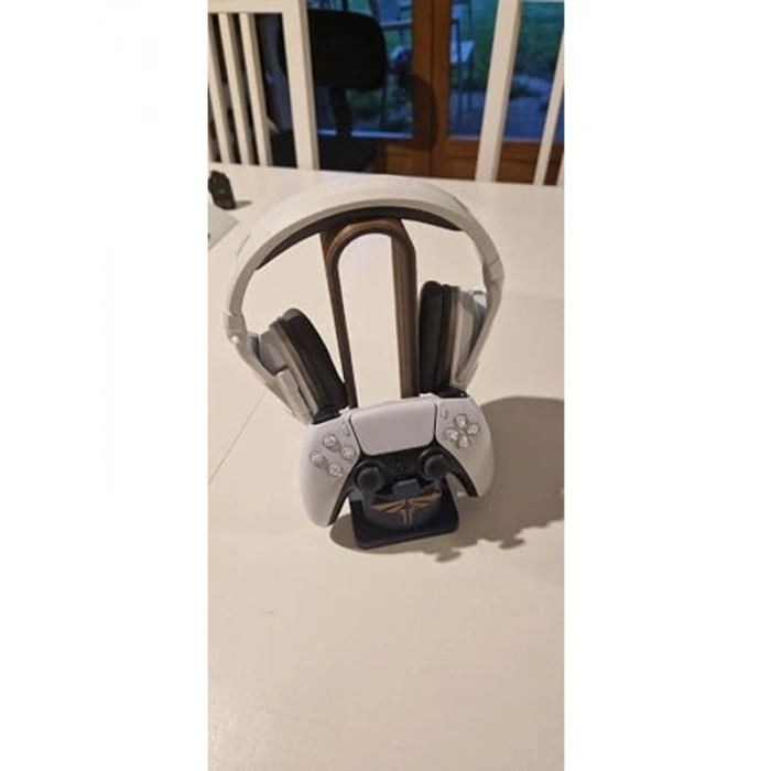 The LOUS Temalı PS5 Kolu ve Kulaklık Standı