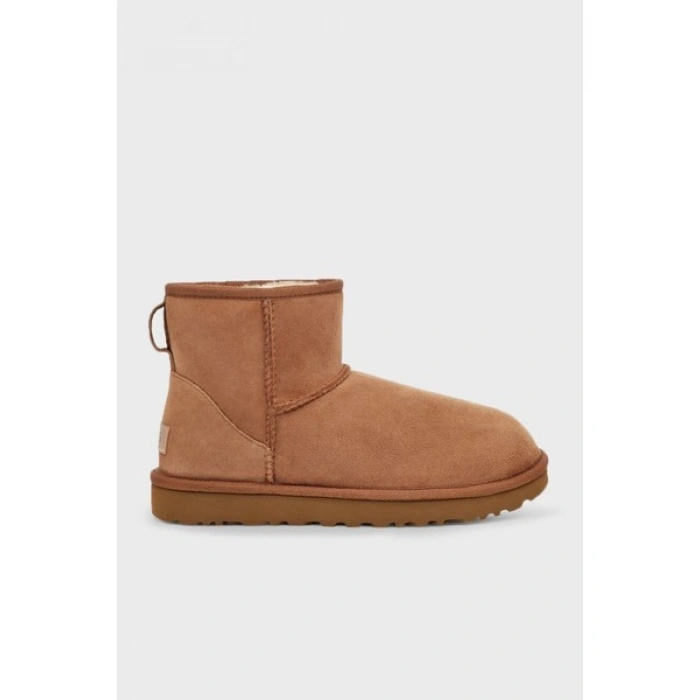 UGG W Classic Kadın Bot Mini Model Koyun Derisi ve Süet Malzeme ile Konforlu Kullanım