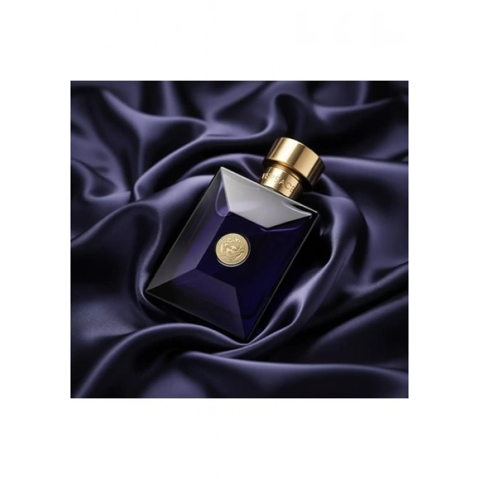Versace Dylan Blue EDT 100 ml Erkek Parfüm Odunsu Turunçgil Çiçeksi Koku