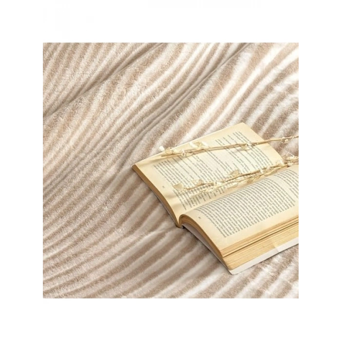 Yumuşak Bej Renkli Çift Kişilik Battaniye