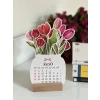 2026 Ahşap Ayaklı Mini Masaüstü Takvim - Lale Çiçek Buketi Tasarımı